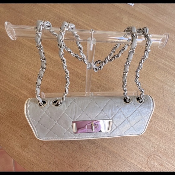 Chanel Flap Bag - Picture 4 of 10